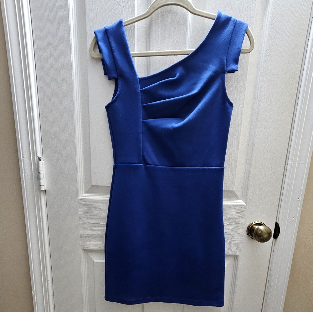 Bebe dress